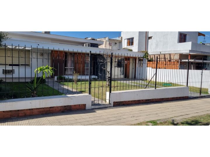 VENDO CASA CENTRICA EN LA CALERA!!! CORDOBA