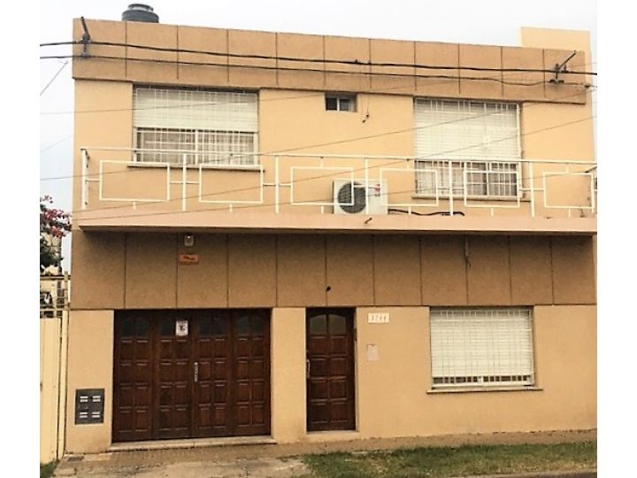 Casa de 3 dormitorios (dos plantas) - Av. San Martín al 3700, San Lorenzo