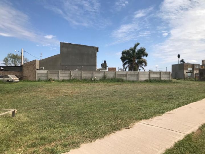 Lote sobre colectora barrio Ioppolo