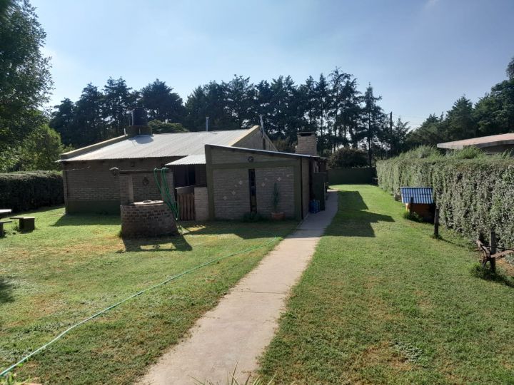 Casa en Anisacate 4 dorm. baño, galería, cocina, en buen estado