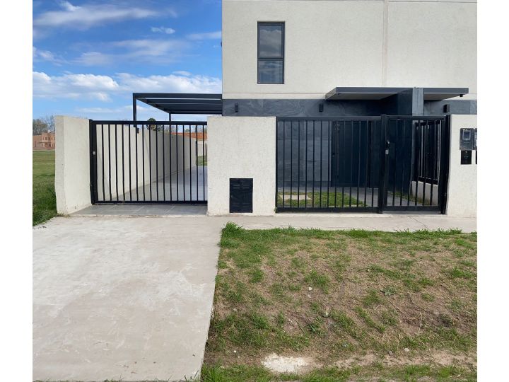 VENTA DE CASAS TERMINADAS EN FUNES NORTE -con financiación!!!