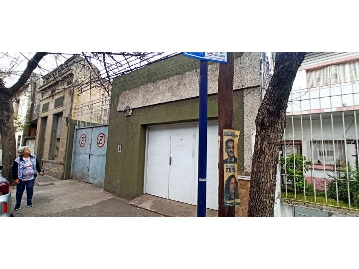 Venta Lote de cocheras - Arroyito sobre J. J Paso