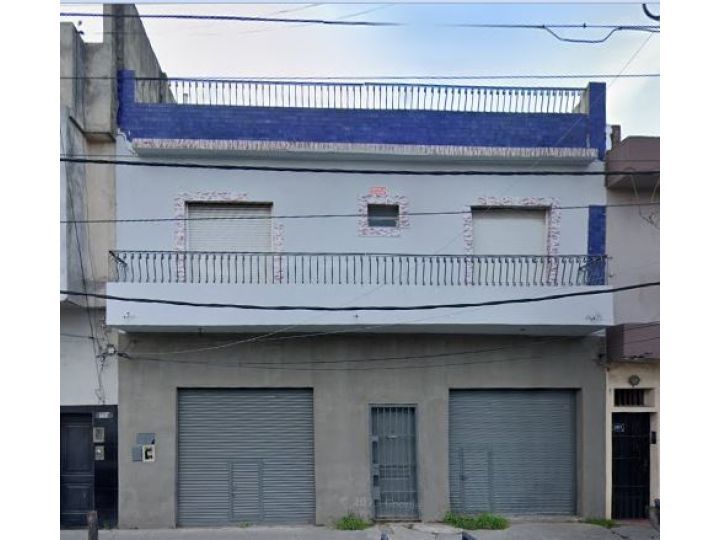 OPORTUNIDAD. APTO CRED. DUEÑO DIRECTO. CASA + 2 LOCALES.(EN BLOCK).PLANO DE SUBDIVISION. INMUEBLE VENTA PERMUTA.