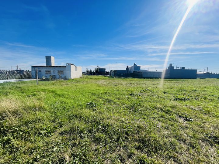 Terreno en Venta Altos de Piñero, sobre Av. Comercial