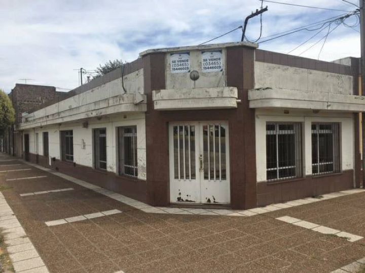 Importante  Inmueble comercial sobre la Ruta Nacional N° 33