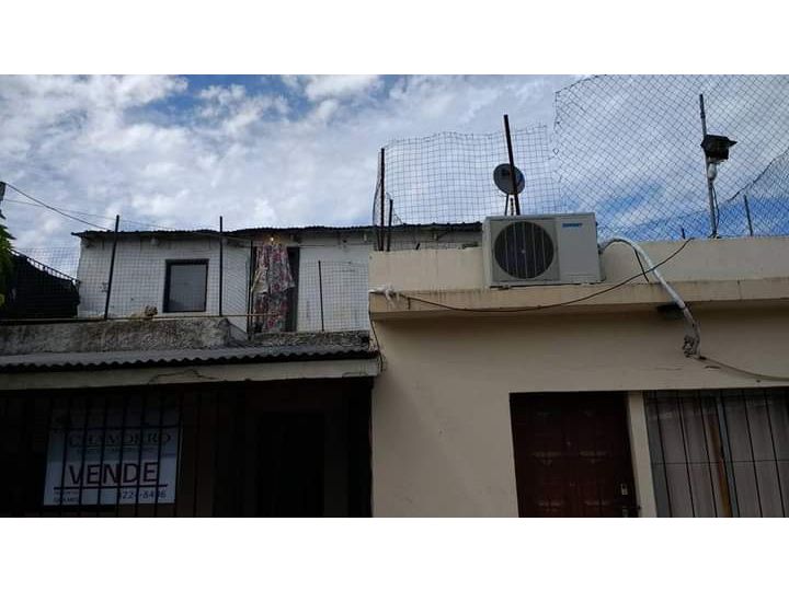 VENTA CASA DE 5 AMBIENTES + DEPTO EN PLANTA BAJA DE 2 AMBIENTES FLORENCIO VARELA