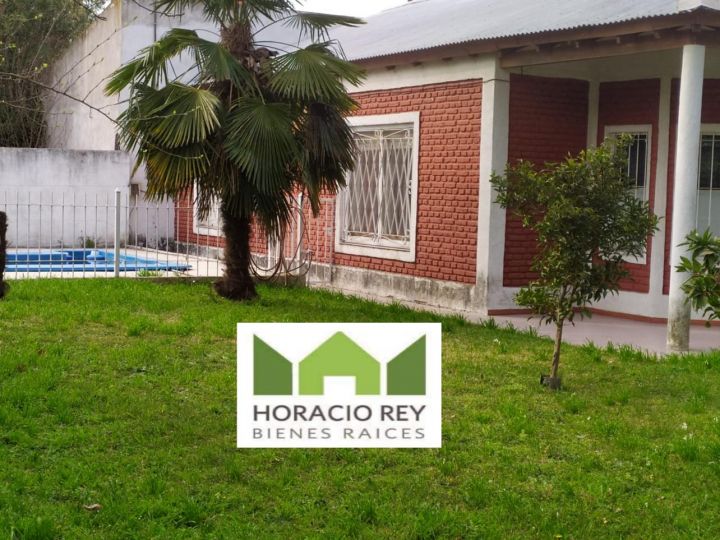 Propiedad ubicada en Barrio Los Pinos - Calle La Paz al 100