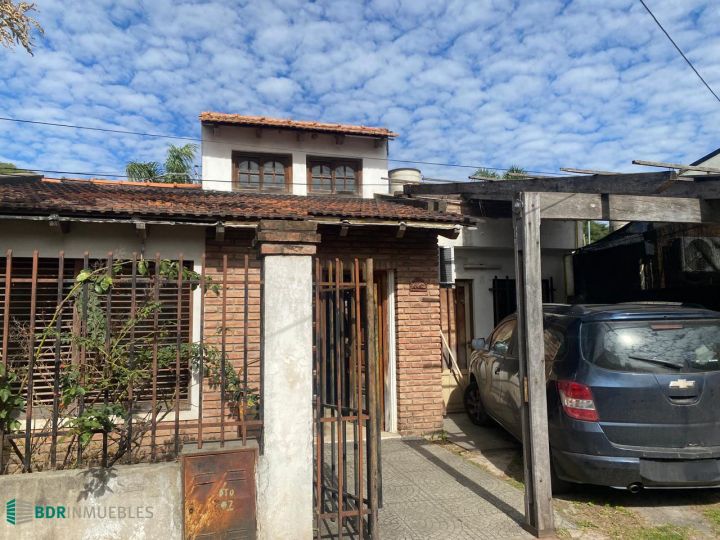 CASA EN VENTA ZONA LA FLORIDA RIO. MAZA 4047. INTERNA. COCHERA. PATIO JARDIN. EXCELENTE