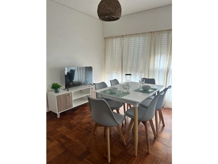 Departamento de 2 dormitorios c/ cochera - Italia 900