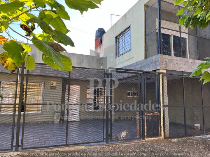 CASA 4 AMBIENTES CASTELAR NORTE
