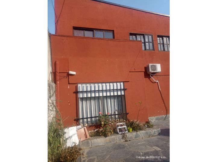CASA INTERNA CON DOS LOCALES DONADO 1208