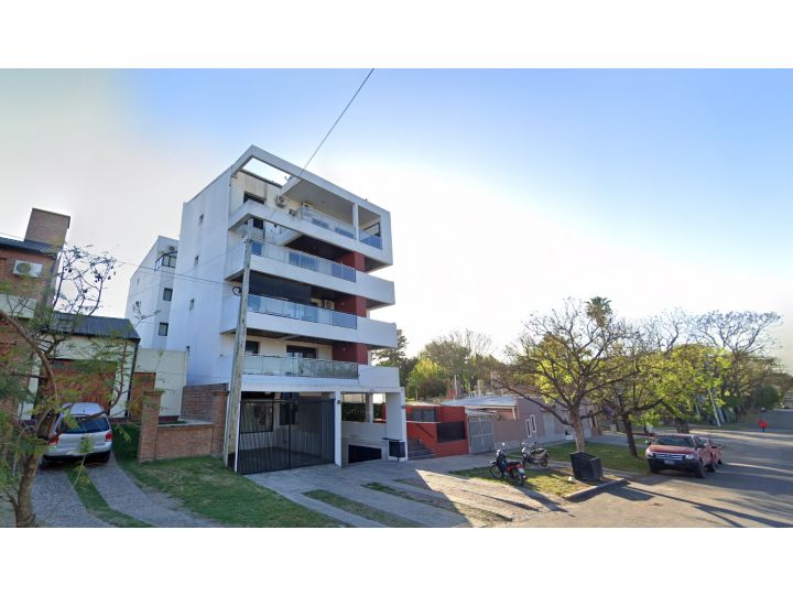 Departamento de 2 dormitorios con cochera - Bv Moreno 36