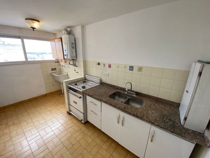 VENTA DEPARTAMENTO 2 AMBIENTES EN EL CENTRO DE MORON