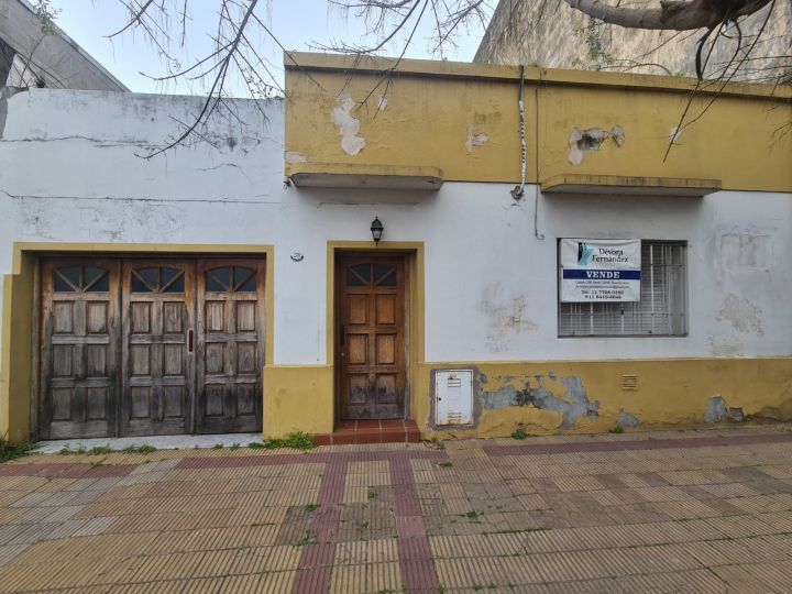 Casa 3 ambientes | Morón | A refaccionar