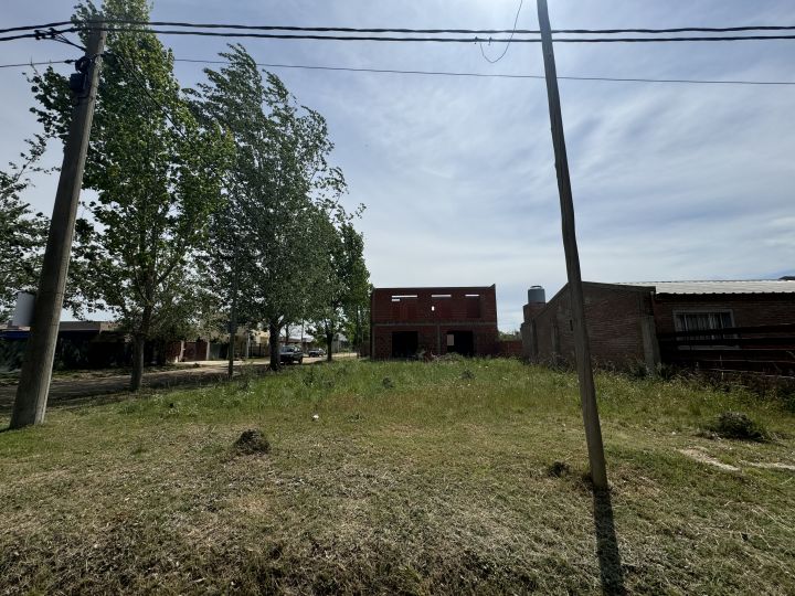 Casa en VENTA a Terminar de 2 plantas y 3 dormitorios, Tierra de Sueños 3 - Roldán