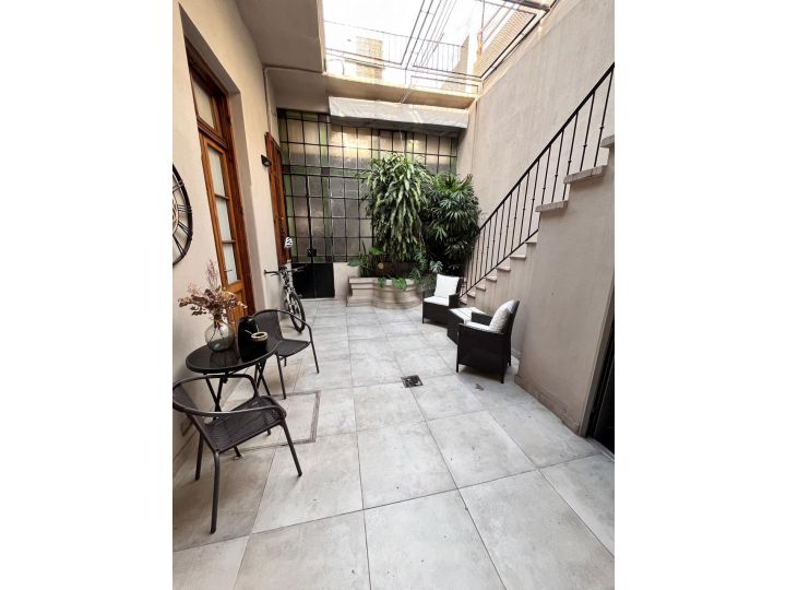 CASA EN ABASTO SARMIENTO Y CERRITO