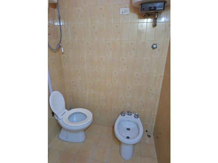 CASA DE 3 DORMITORIOS -GRANADERO BAIGORRIA