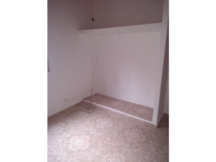 RES. VELEZ SARSFIELD - 2 CASAS DE 2 Y 3 DORM CON COCHERA. IDEAL INVERSOR