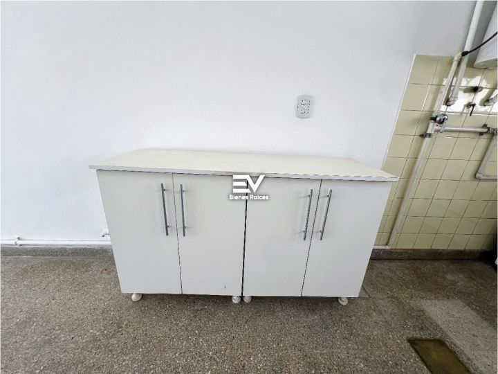 VENTA. Bº JARDIN! CASA 2 DORM + ESCRITORIO. APTA CREDITO! TITULOS PERFECTOS Y POSESION INMEDIATA