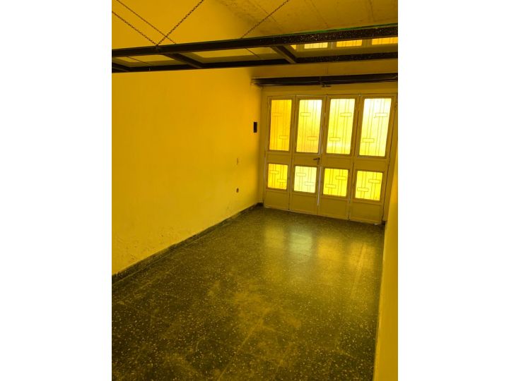 Venta casa en zona comercial!