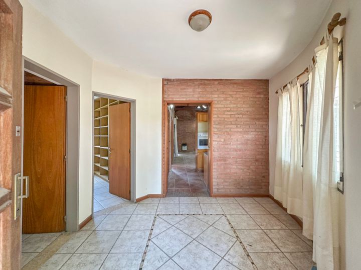 Casa 3 dormitorios, excelente ubicación en Funes.