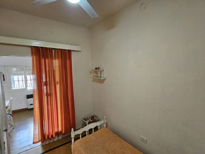 Casa de 3 dormitorios con parrillero en pleno centro