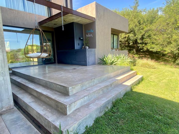 ESPECTACULAR CASA EN VENTA EN BARRIO LAS LOMITAS. VILLA ALLENDE