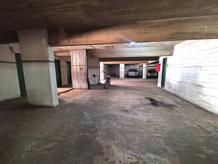 Departamento de 3 dormitorios con cochera en venta en el centro de Rosario. San Luis 948