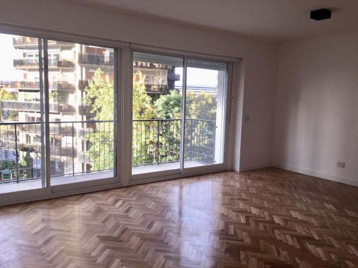 Recoleta, Arroyo y Suipacha, 3 amb, 125m2, semipiso , u$s 2,000 + gastos. Expensas Enero 2025= $ 500,000.-