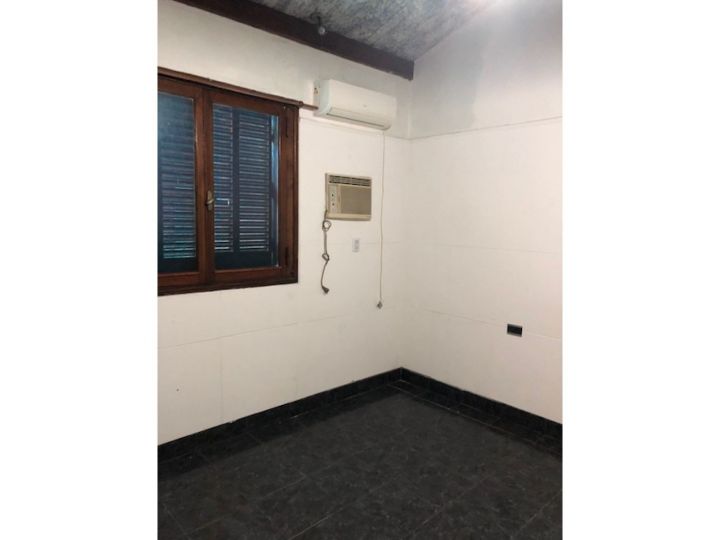 CASA EN VENTA AGRELO 2333 DE DOS DORMITORIO CON COCHERA Y PLANTA ALTA