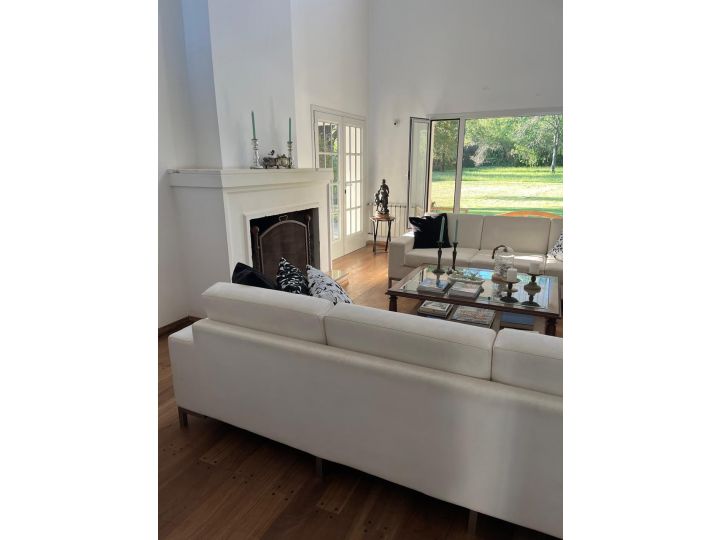 VENTA CASA DE CATEGORIA EN VILLA ALLENDE GOLF . CALLE GUAYAQUIL