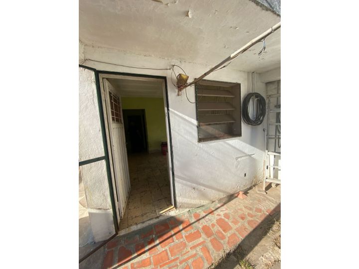 Granadero Baigorria, Juan B. Justo Nº 64 - VENTA