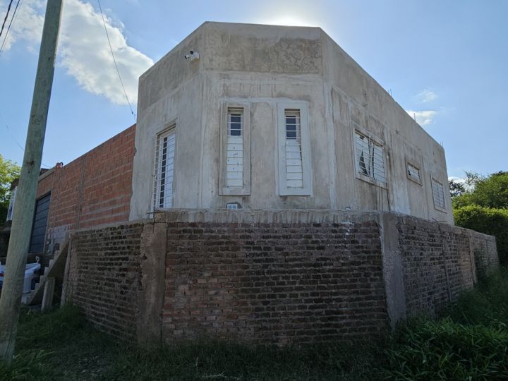 Casa de un dormitorio con amplio terreno, a estrenar