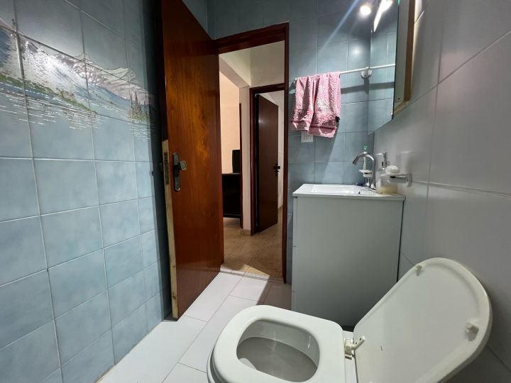 Casa en venta de 4 dormitorios y gran patio en alberdi proxima a nuevo centro shopping
