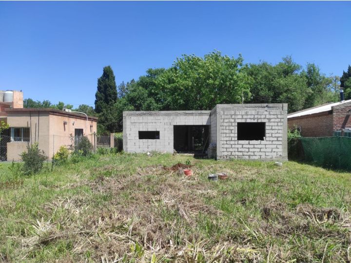 Venta Terreno/ Casa a terminar Roldan