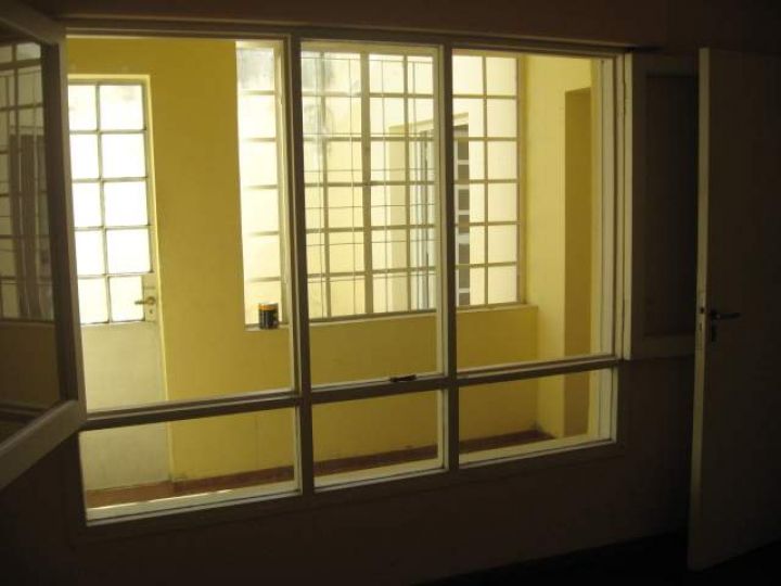 Casa 3 Dormitorios con Patio en Alquiler - B° Nueva Cordoba