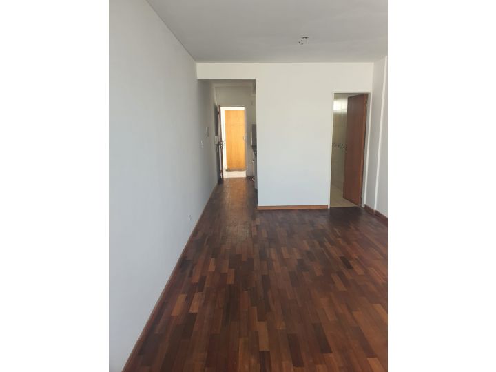 ALQUILER MONOAMBIENTE CON COCHERA- ZONA CENTRO