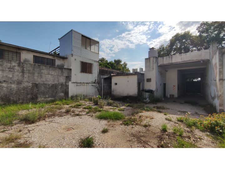 Venta de Local Comercial en Bv Rondeau y Baigorria. Rosario.
