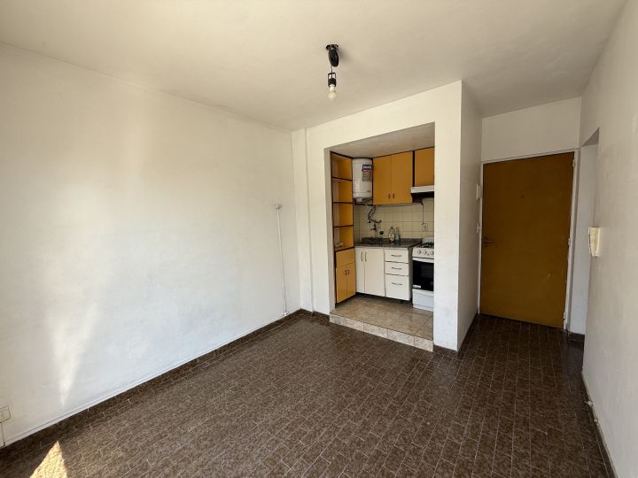 DEPARTAMENTO 2 AMB A 200 MTS DE LA ESTACION - RAMOS MEJIA