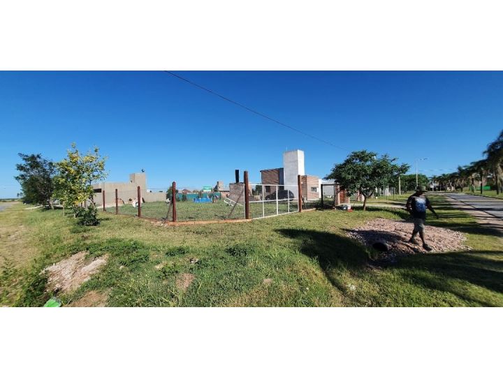 LOTE EN VENTA EN FUNES CITY