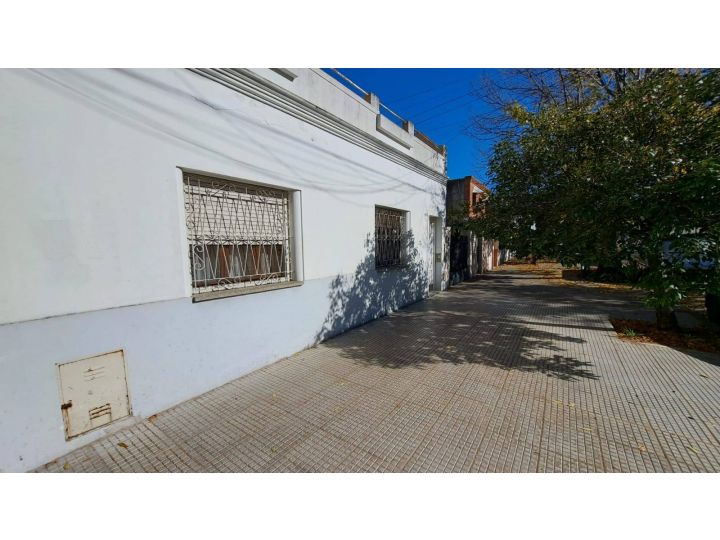 Casa en Lote Propio de 8,66x21, a una cuadra del Centro Comercial - Piedrabuena 4600 - Villa Riachuelo - -Capital Federal