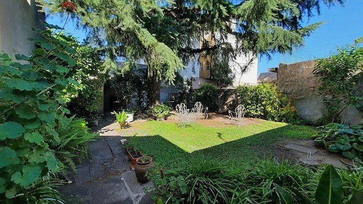 Casa sobre lote propio para refaccionar- Castelar Norte