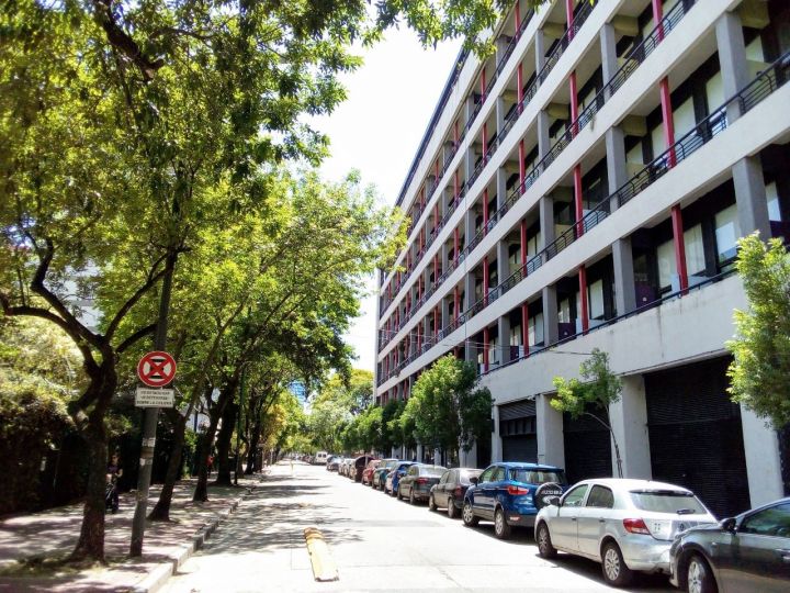 La Boca, Caboto 400, 2 amb, 50m2, u$s 600 todo incluído con tope de $ 20,000 de luz.