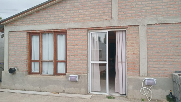 SE VENDE HERMOSA CASA