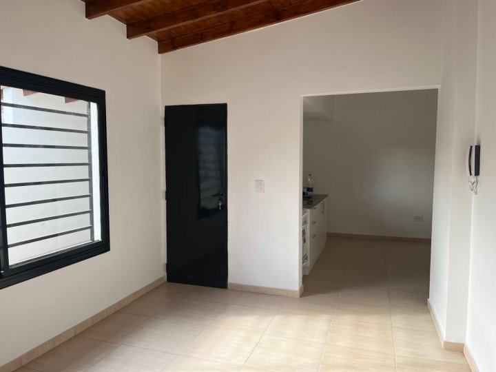VENTA CASA REFACCIONADA A NUEVA