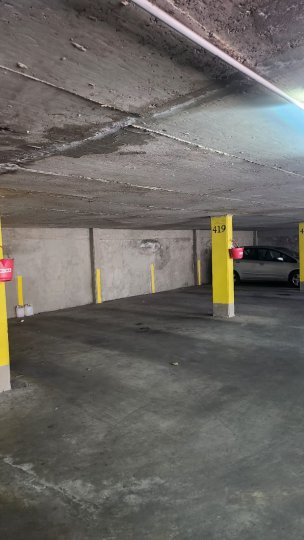 Alquiler de amplias cocheras en ESPAÑA 948.