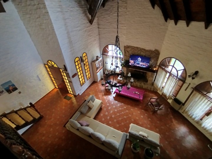 VENTA CASA 3 DORMITORIOS VISTA AL RIO