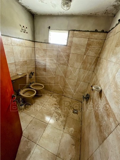 VENTA. VILLA PARQUE SANTA ANA. 1 HECTAREA CON 3 VIVIENDAS + GALPON. TITULOS PERFECTOS