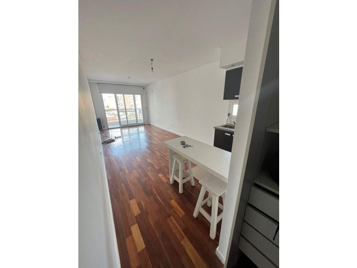 TUCUMAN 2100 MONOAMBIENTE CON BALCON AL FRENTE