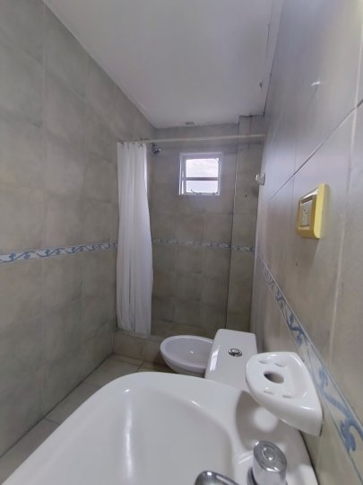 Departamento 2 ambientes con cochera en Castelar Centro - Moron.-